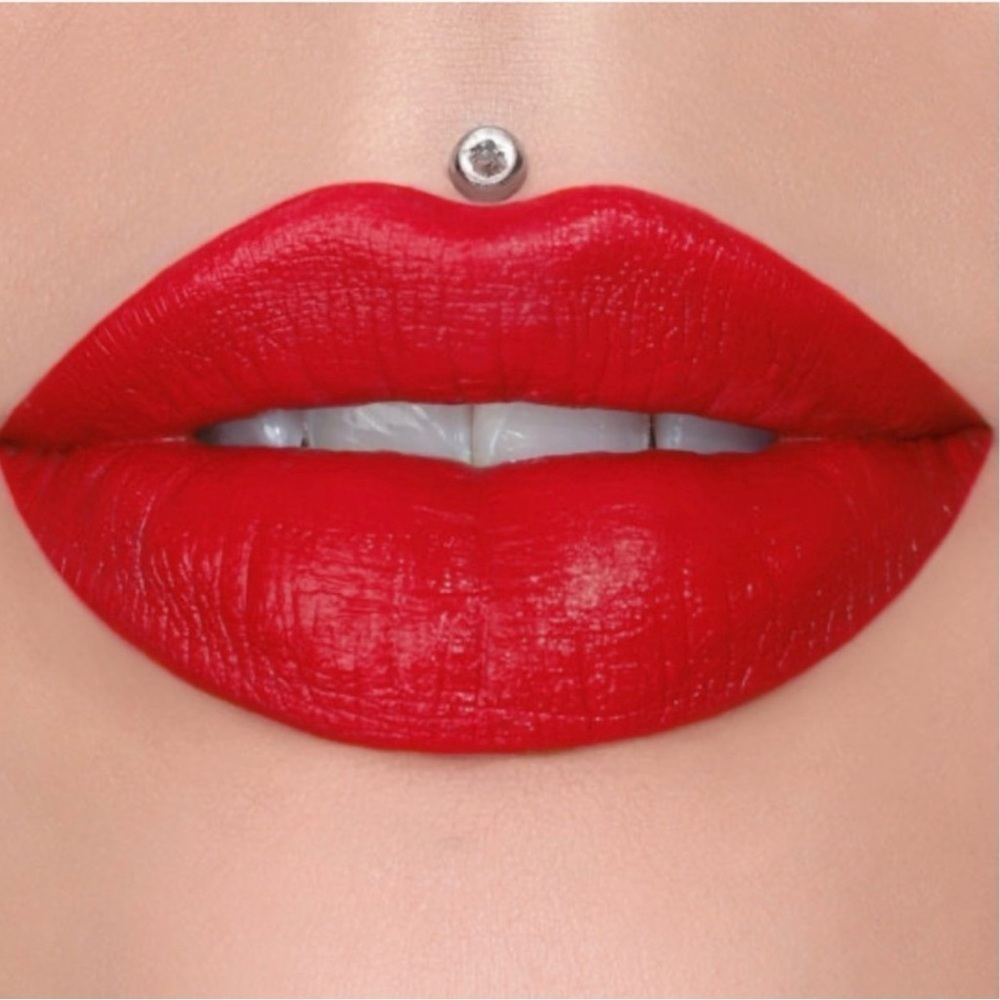 JEFFREE STAR COSMETICS Velvet Trap Lipstick Red Affair